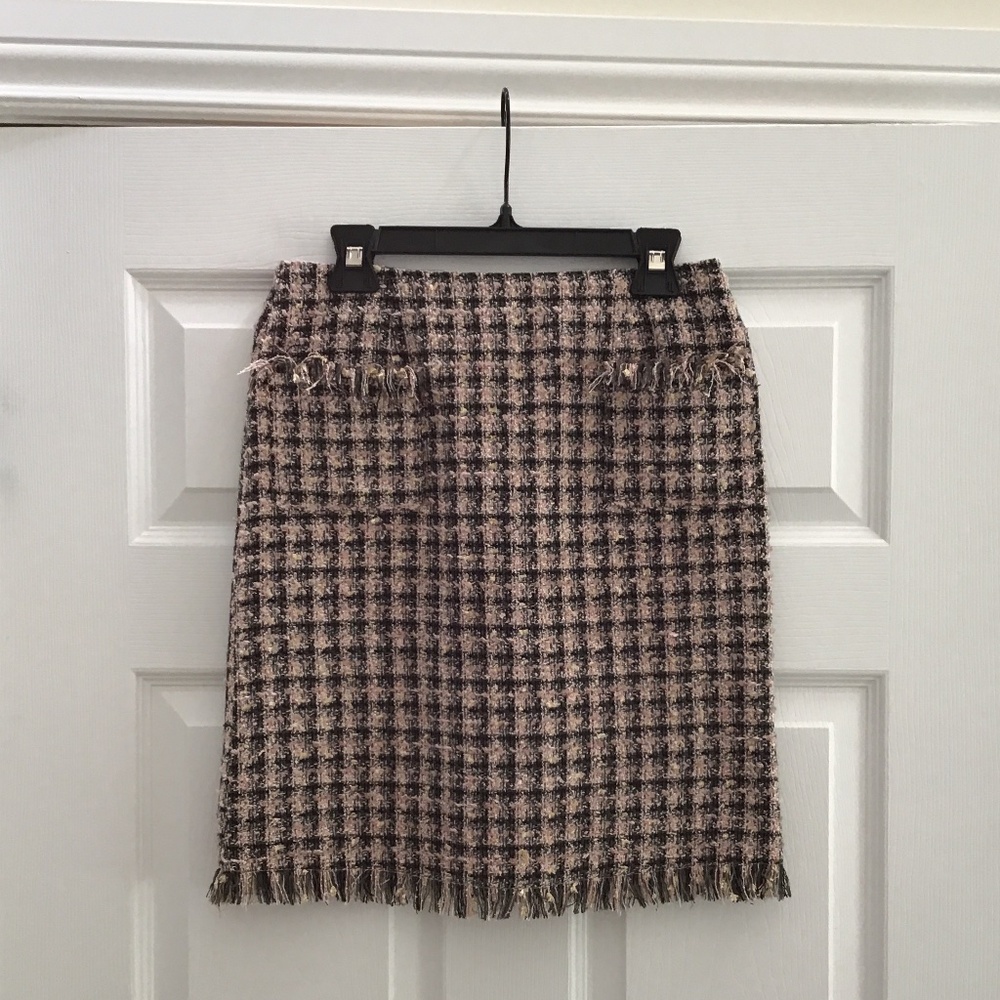 Light pink/grey multi coloured lined tweed textured skirt size 2